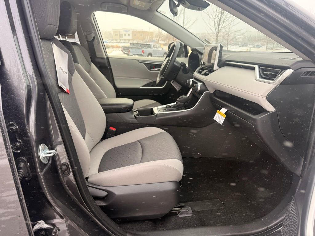 Used 2025 Toyota RAV4 XLE image 27