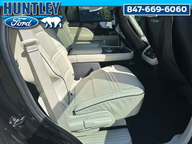 Used 2021 Lincoln Navigator Black Label w/ Cargo Convenience Package image 10