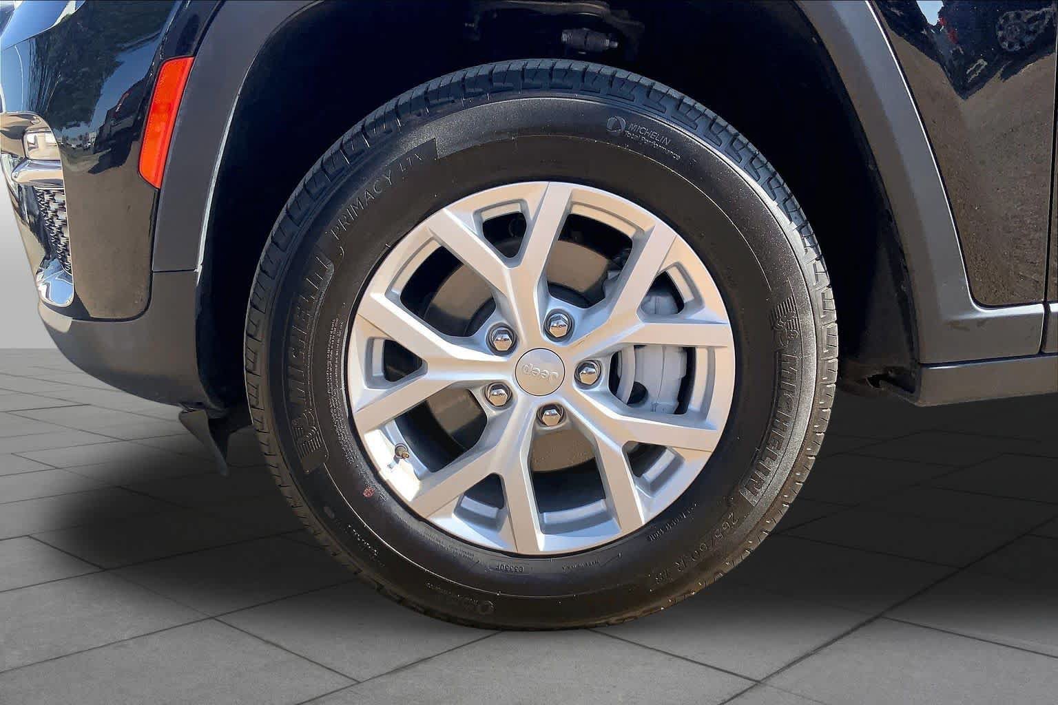 Used 2023 Jeep Grand Cherokee Limited AWD/4WD image 11