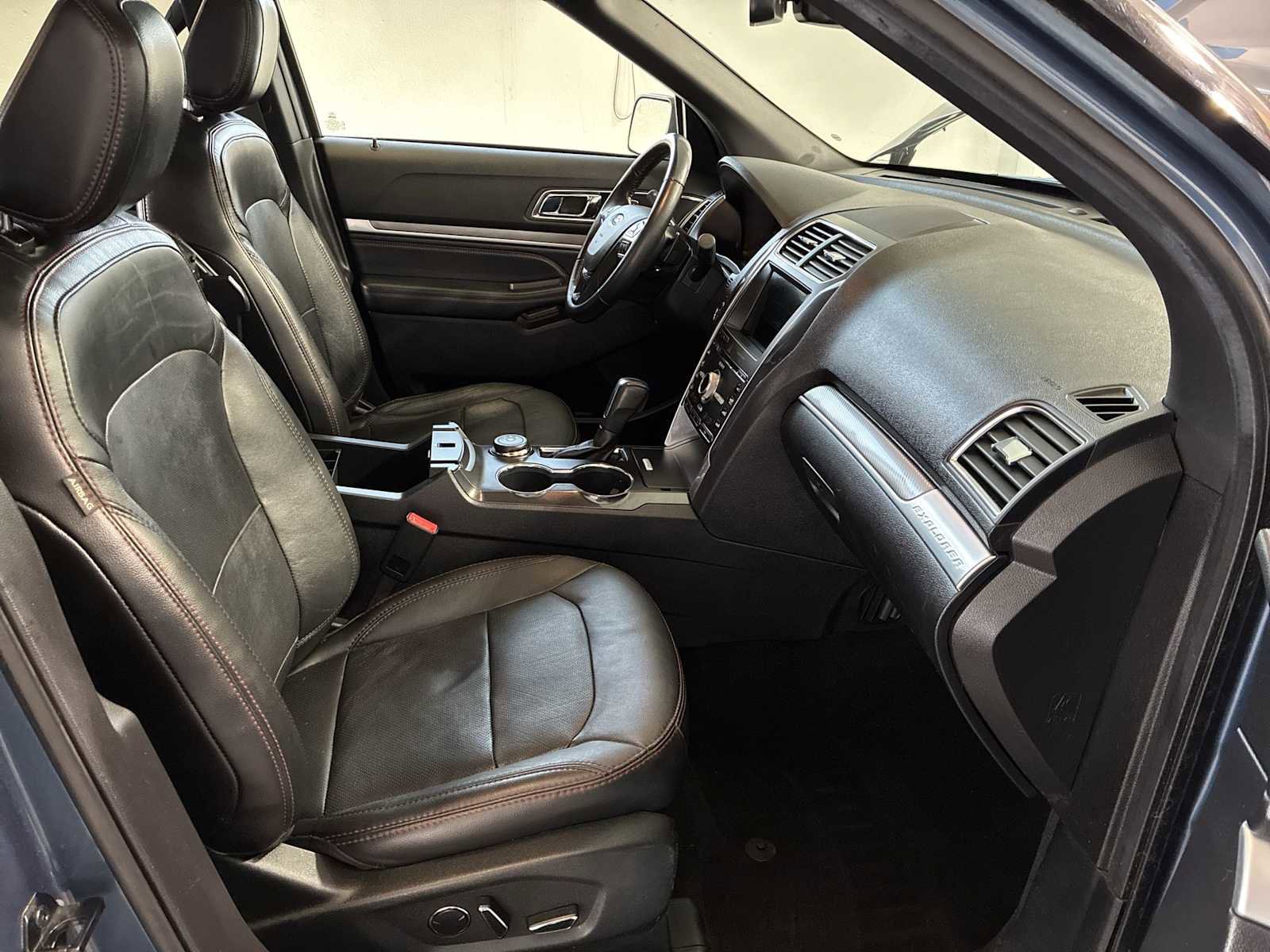 Used 2018 Ford Explorer Sport w/ Equipment Group 401A image 27