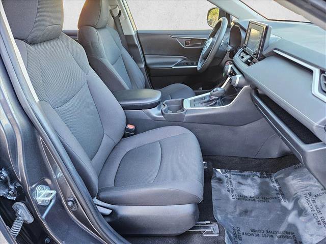 Used 2021 Toyota RAV4 LE image 19