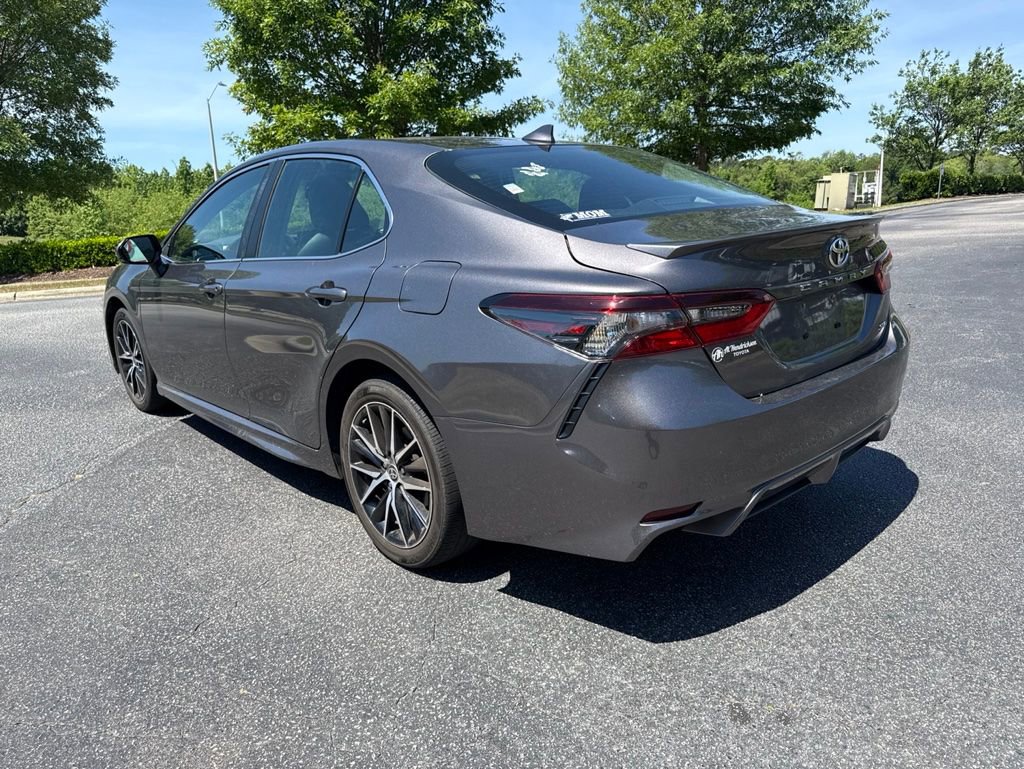 Used 2024 Toyota Camry SE w/ Convenience Package FWD image 4