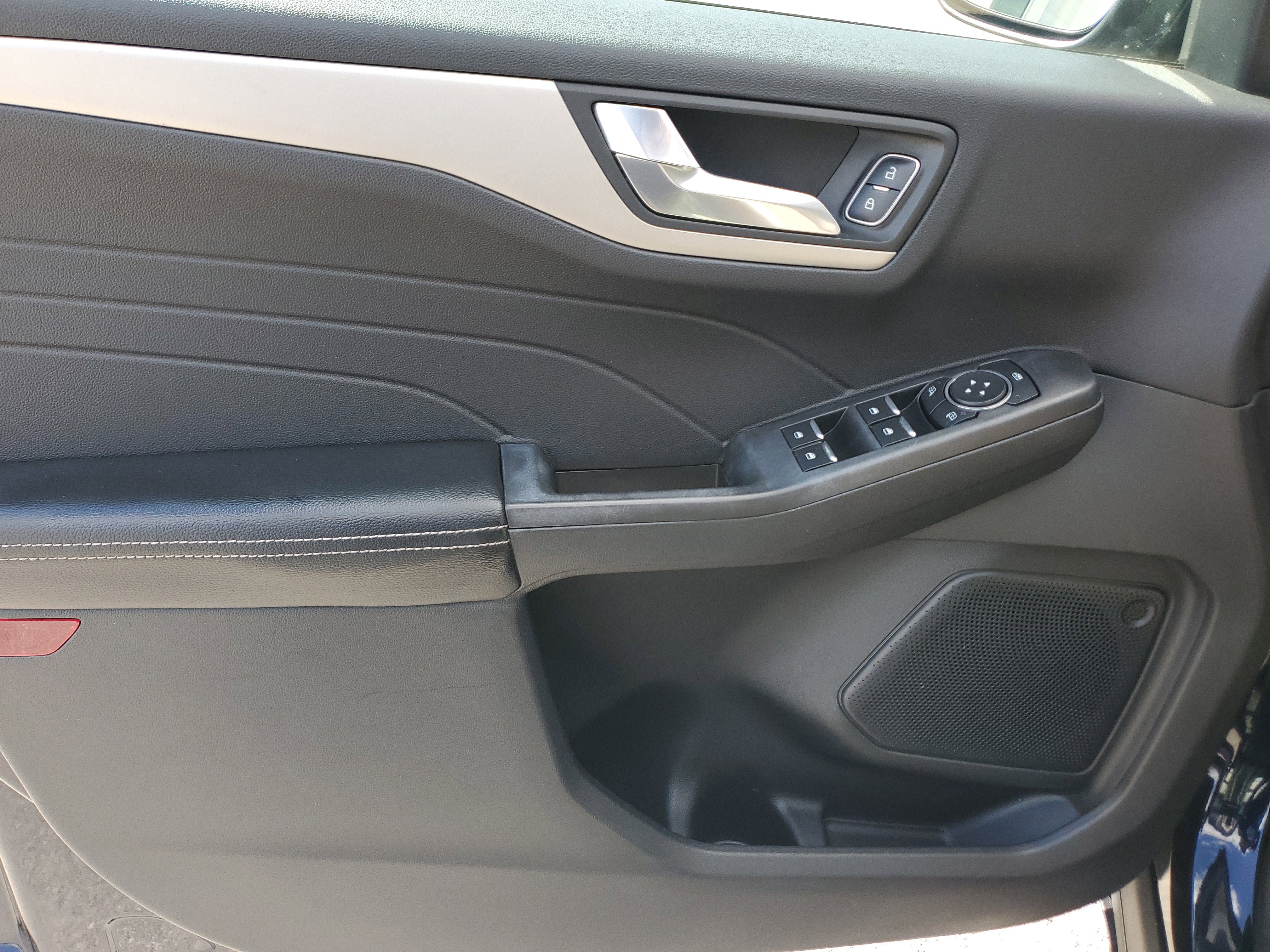 Used 2021 Ford Escape SEL image 28