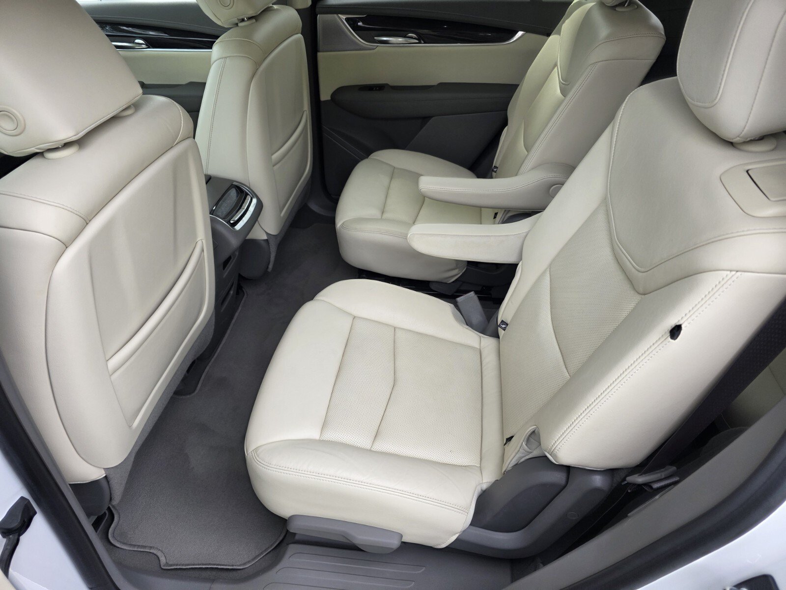 Used 2020 Cadillac XT6 Premium Luxury FWD image 14