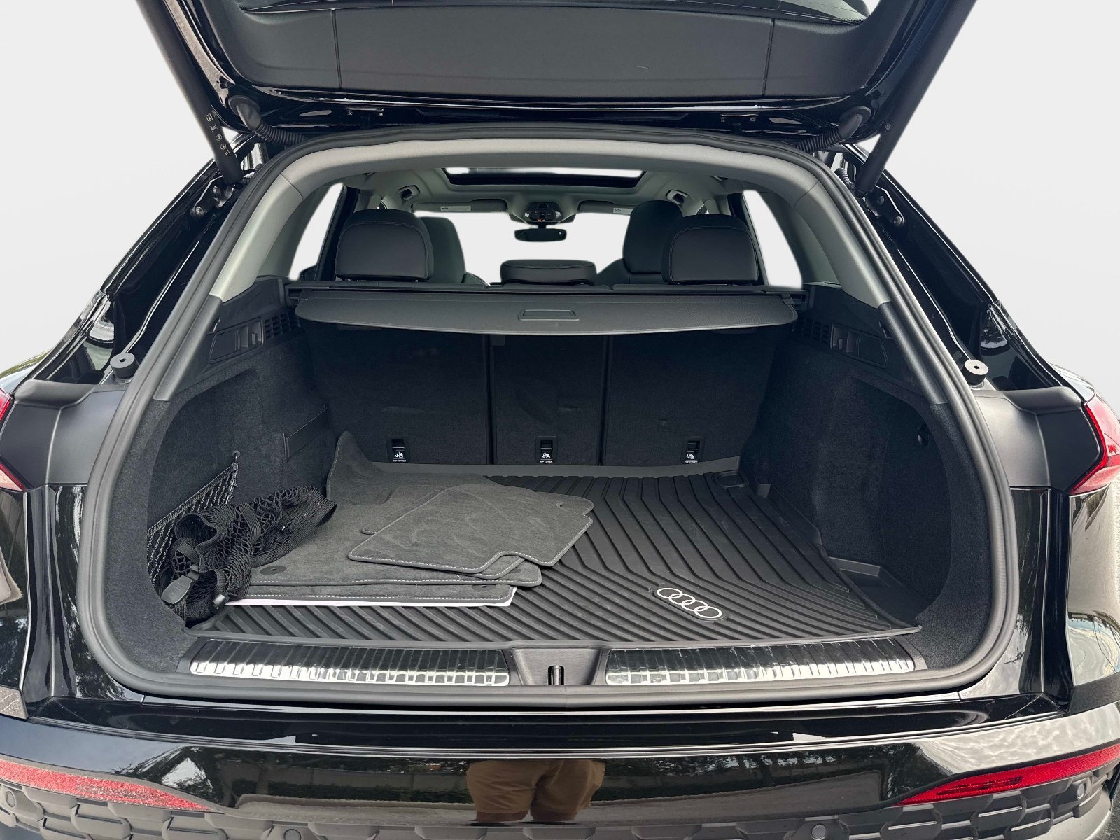 Certified 2025 Audi Q5 Premium AWD/4WD image 9