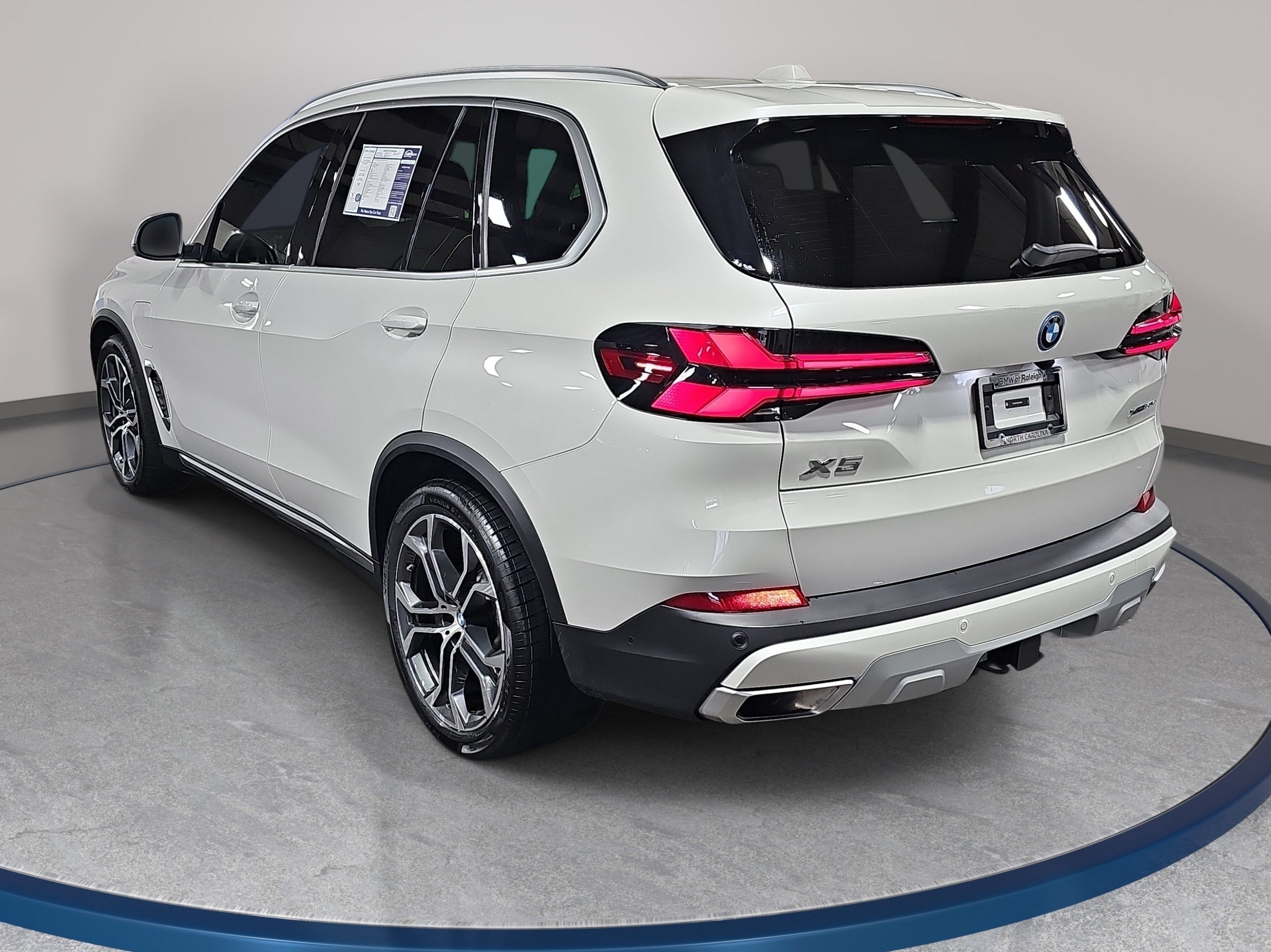 Certified 2026 BMW X5 xDrive50e AWD/4WD image 8