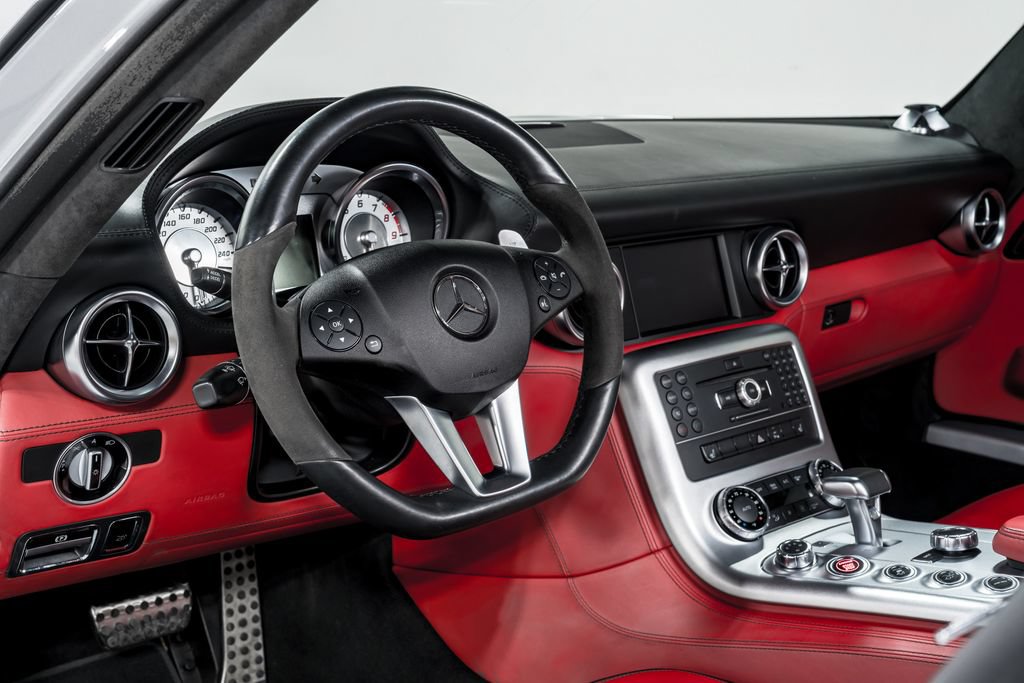 Used 2011 Mercedes-Benz SLS AMG Coupe image 11