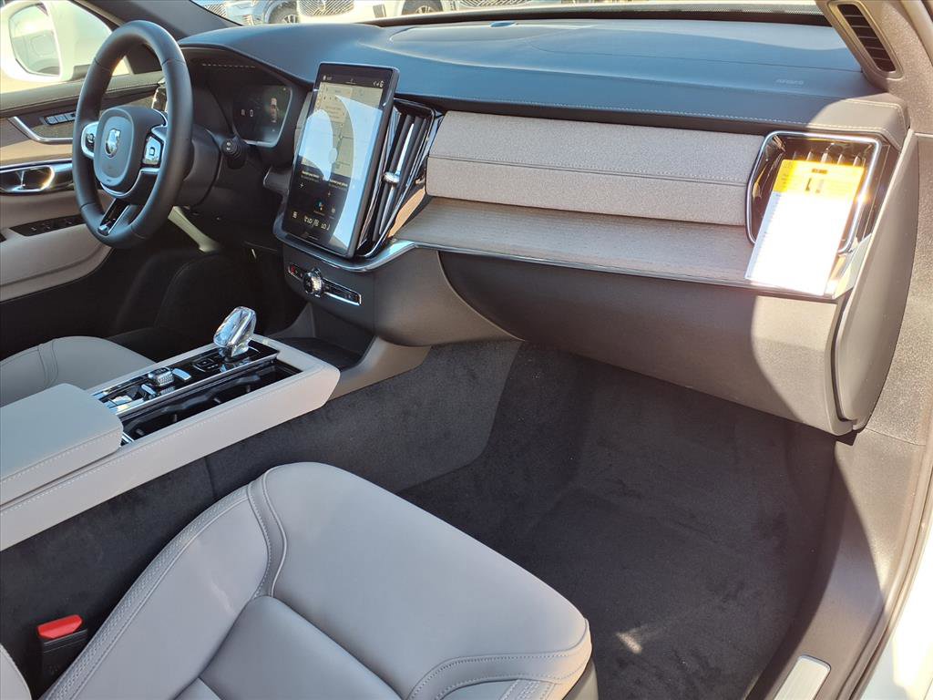 New 2026 Volvo XC90 T8 Core w/ Protection Package Premier image 10