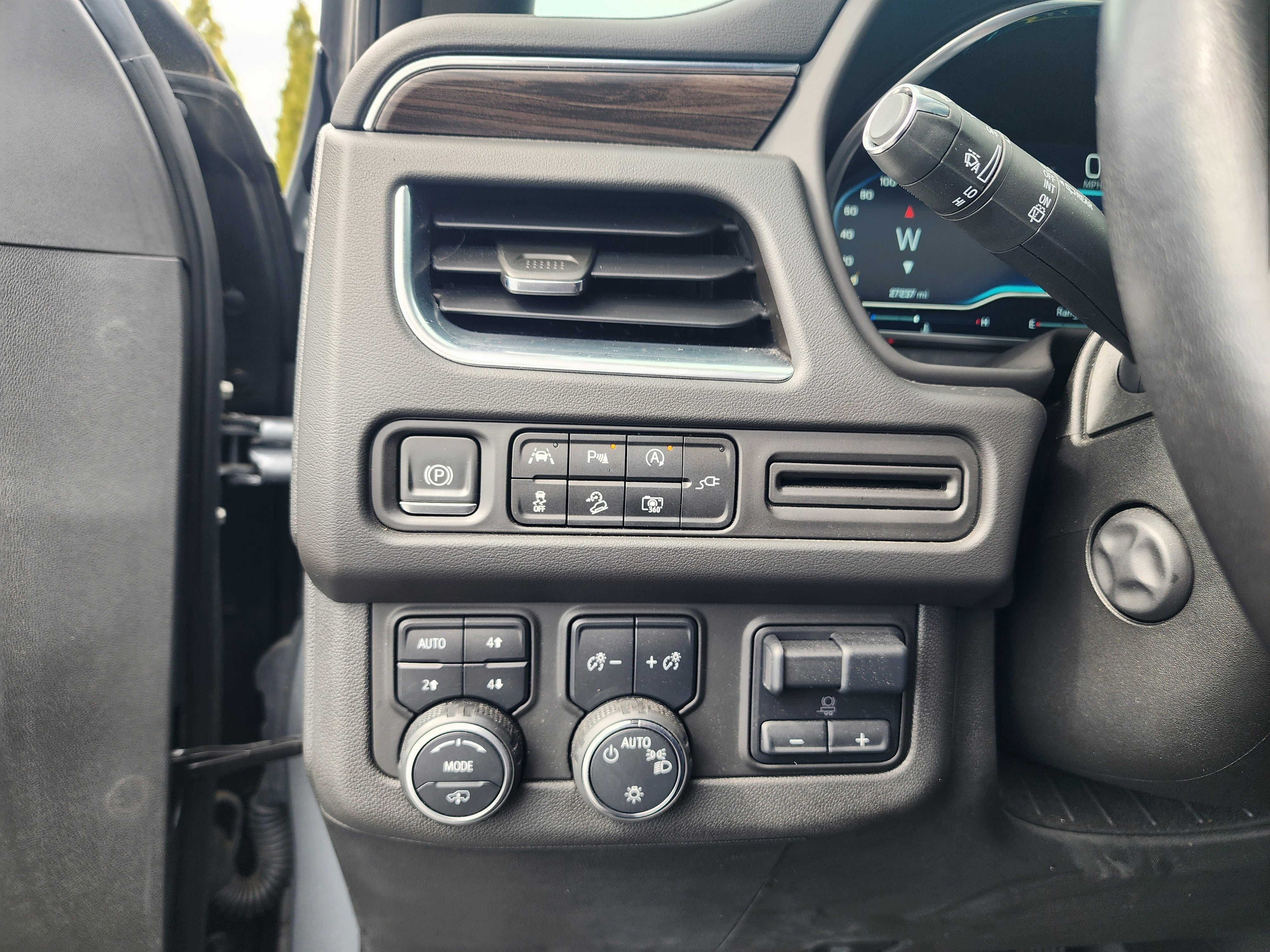 Used 2022 Chevrolet Tahoe Z71 w/ Z71 Off-Road Package image 28