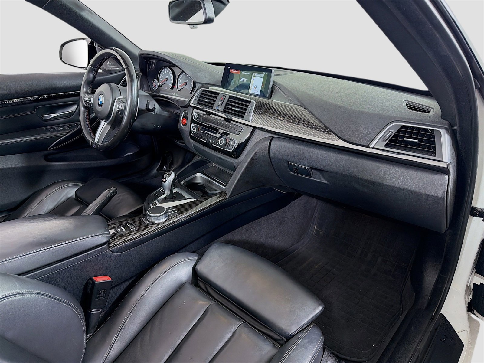 Used 2020 BMW M4 Convertible image 31