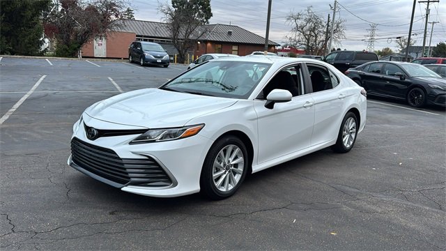Used 2024 Toyota Camry LE image 2