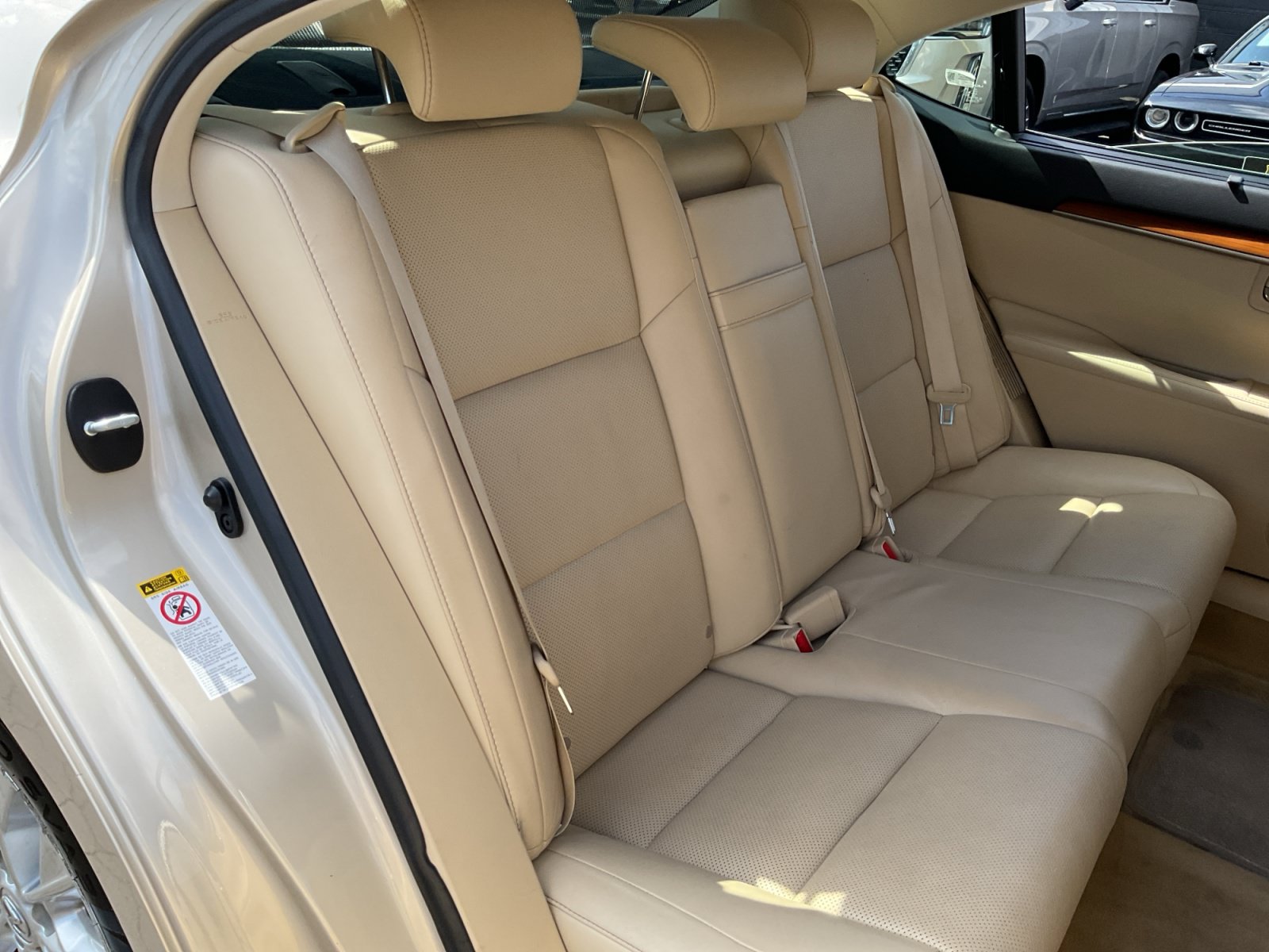 Used 2014 Lexus ES 300h FWD image 18