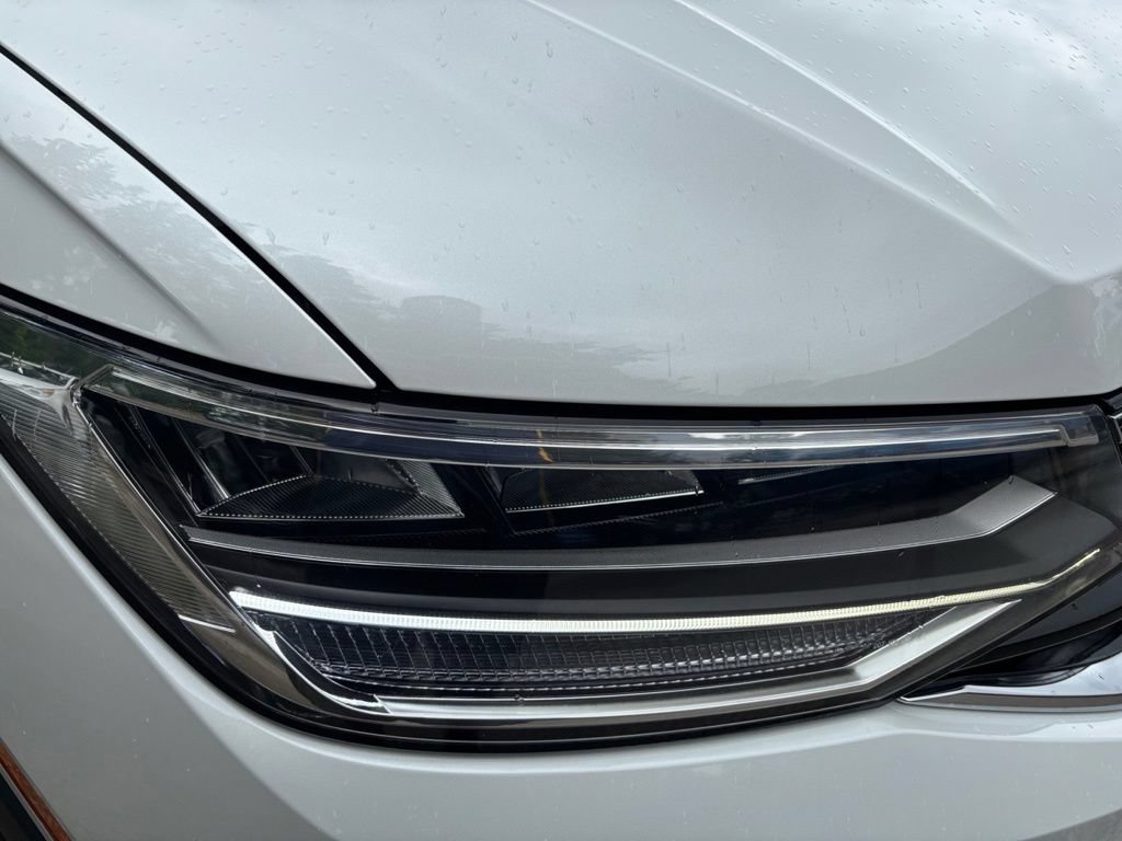 Certified 2024 Volkswagen Tiguan SE R-Line AWD/4WD image 7