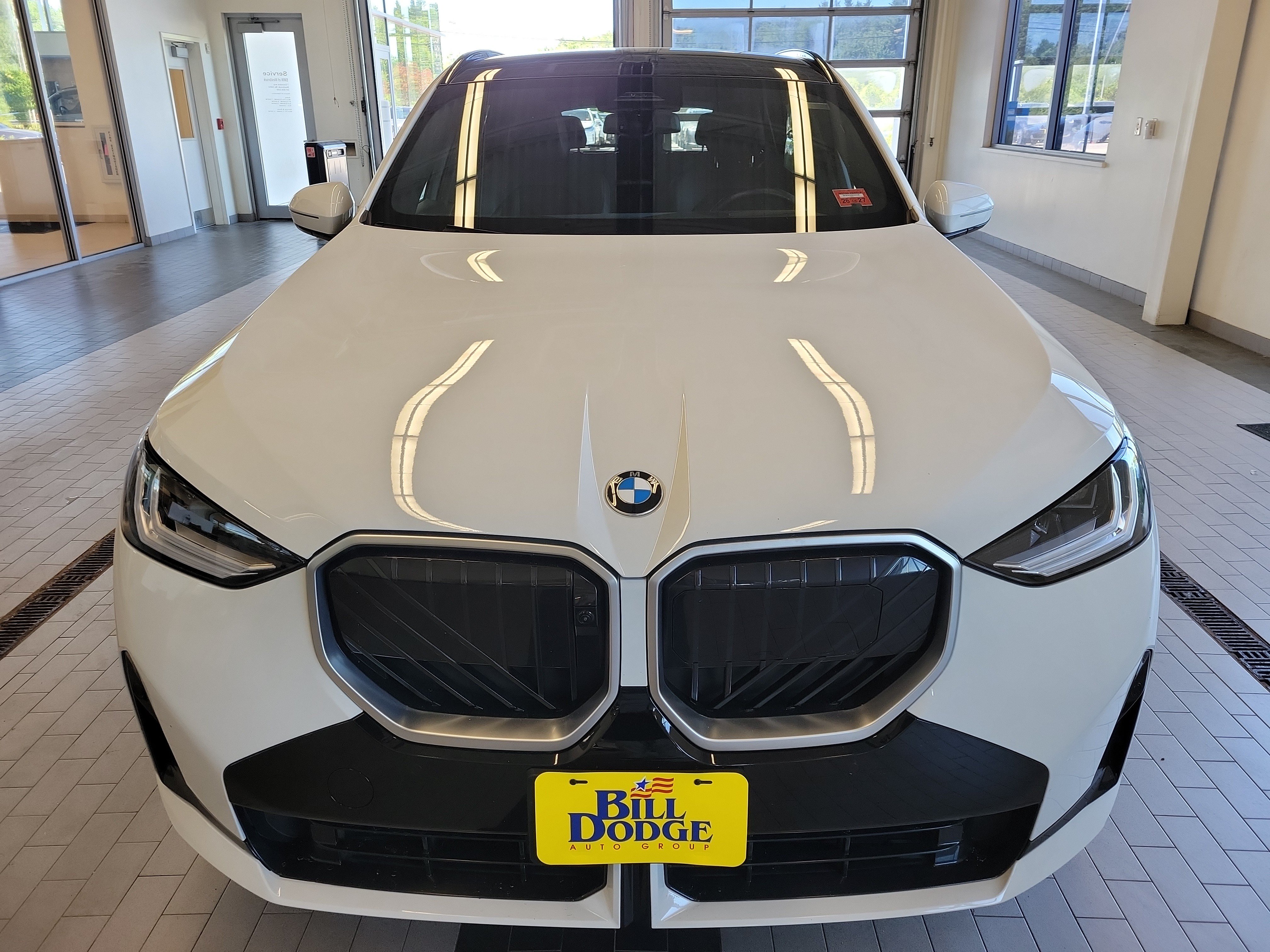 Used 2025 BMW X3 xDrive30i w/ Premium Package AWD/4WD image 2