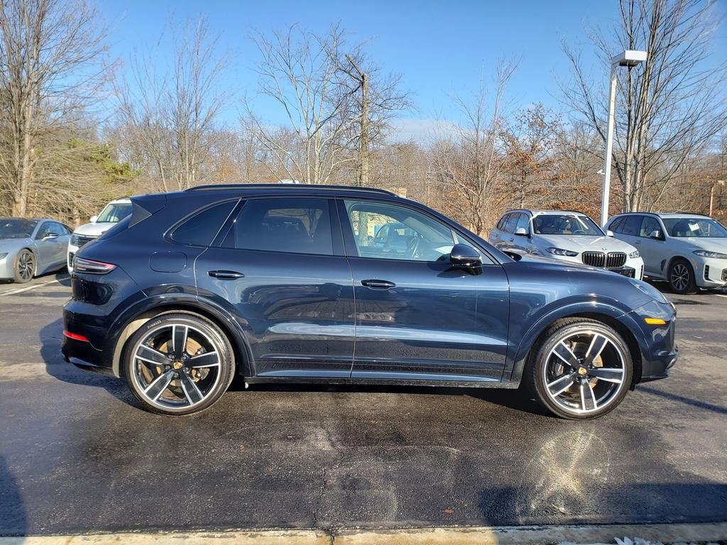 Used 2022 Porsche Cayenne GTS w/ Sport Chrono Package (8LH) image 4
