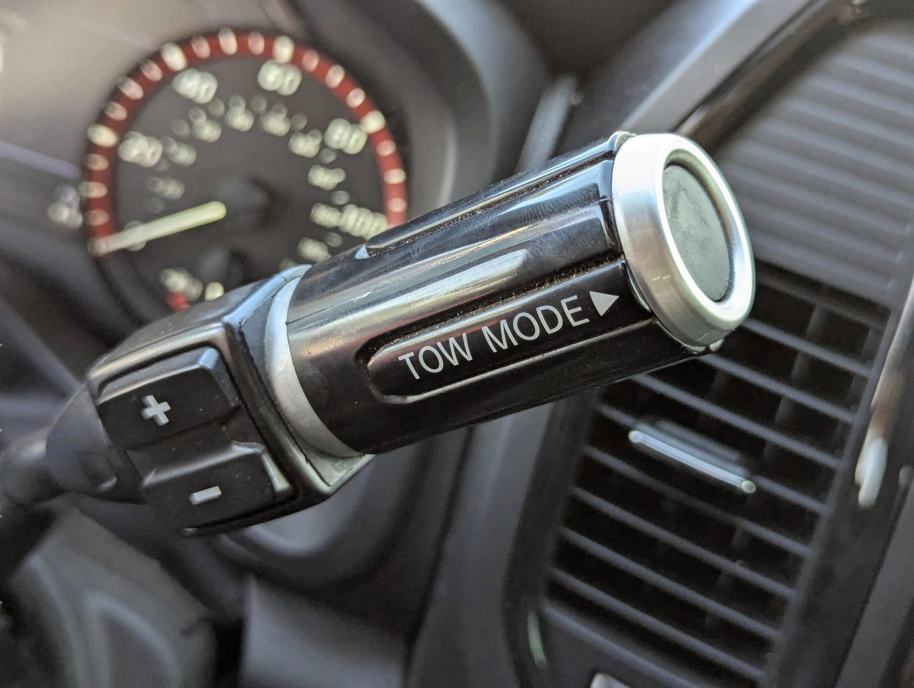 Used 2024 Nissan Titan PRO-4X w/ Pro-4x Convenience Package image 40