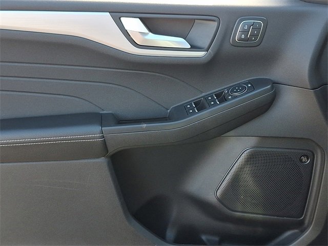 Certified 2025 Ford Escape Platinum w/ Premium Technology Package image 13