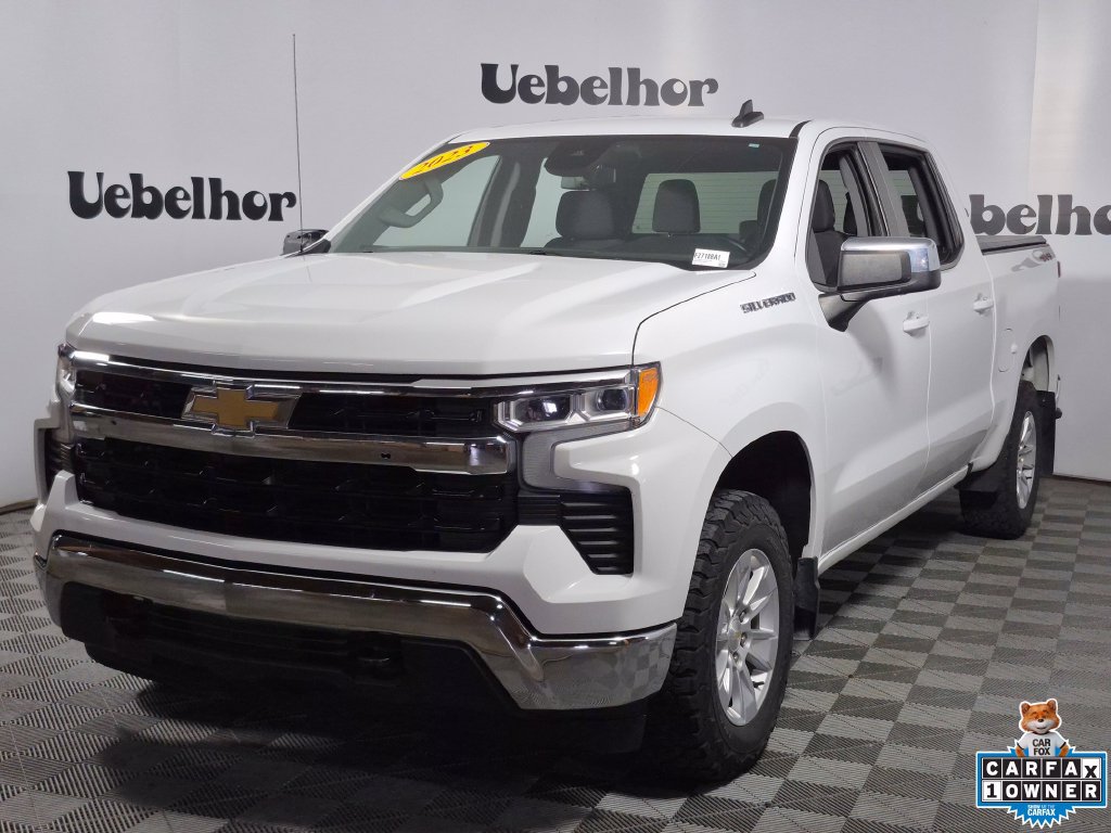 Used 2023 Chevrolet Silverado 1500 LT AWD/4WD image 3
