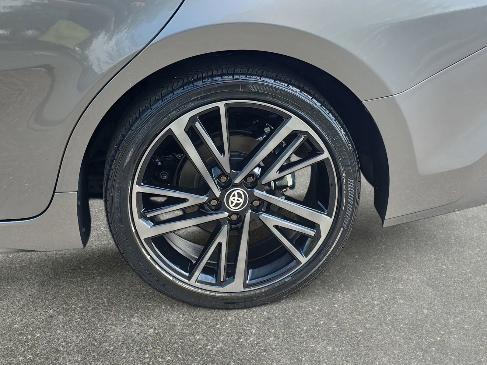 Used 2025 Toyota Camry XSE image 32