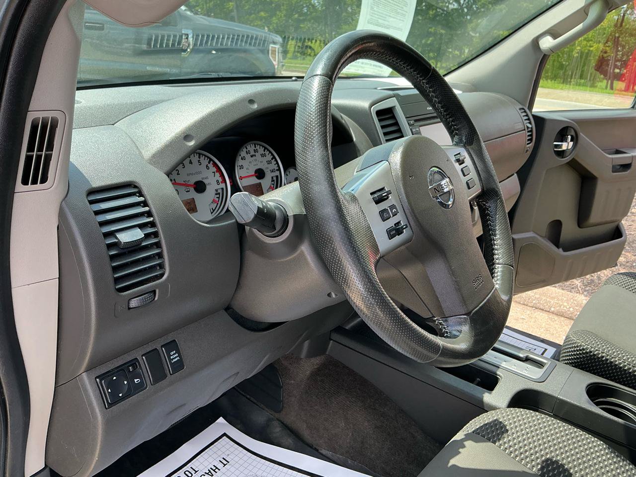 Used 2015 Nissan Xterra PRO-4X AWD/4WD image 16