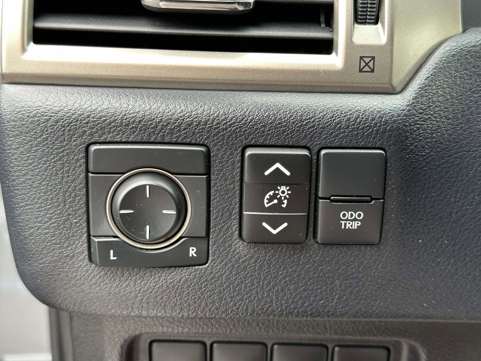 Used 2020 Lexus GX 460 Premium w/ Premium Package image 20