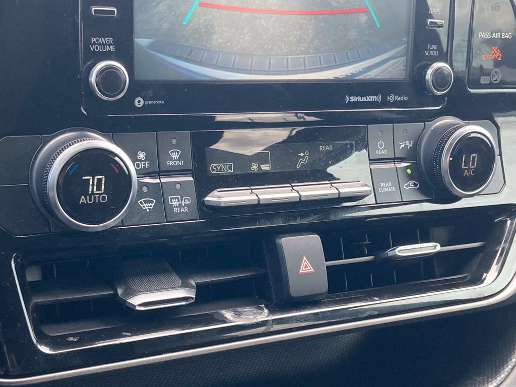 Used 2022 Toyota Highlander LE FWD image 27