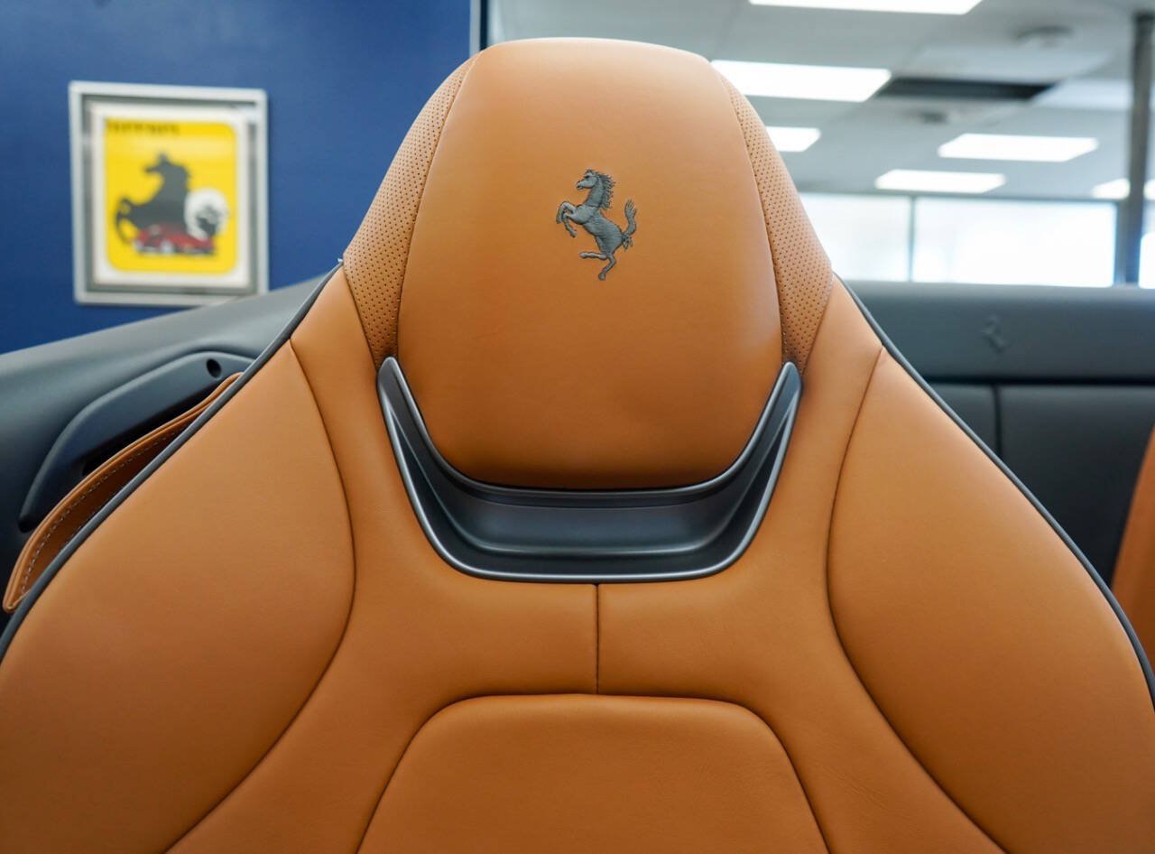 Used 2019 Ferrari Portofino RWD image 82