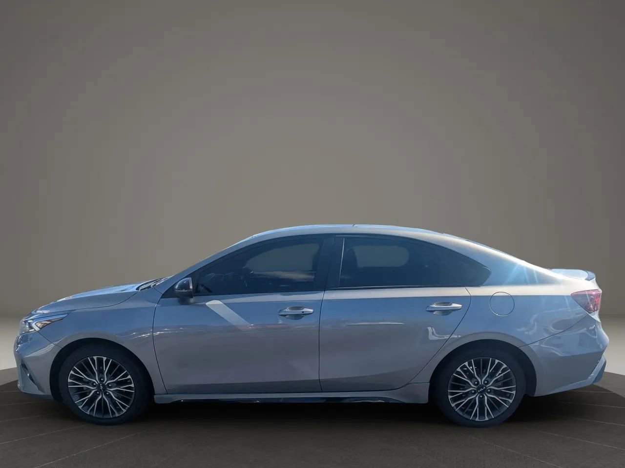 Used 2023 Kia Forte GT-Line FWD image 2