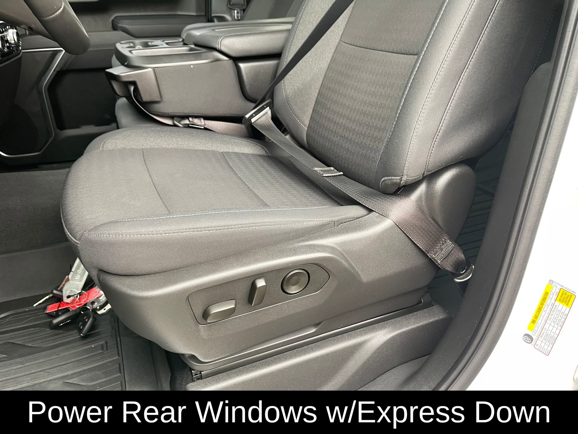 Used 2025 GMC Sierra 1500 SLE image 14