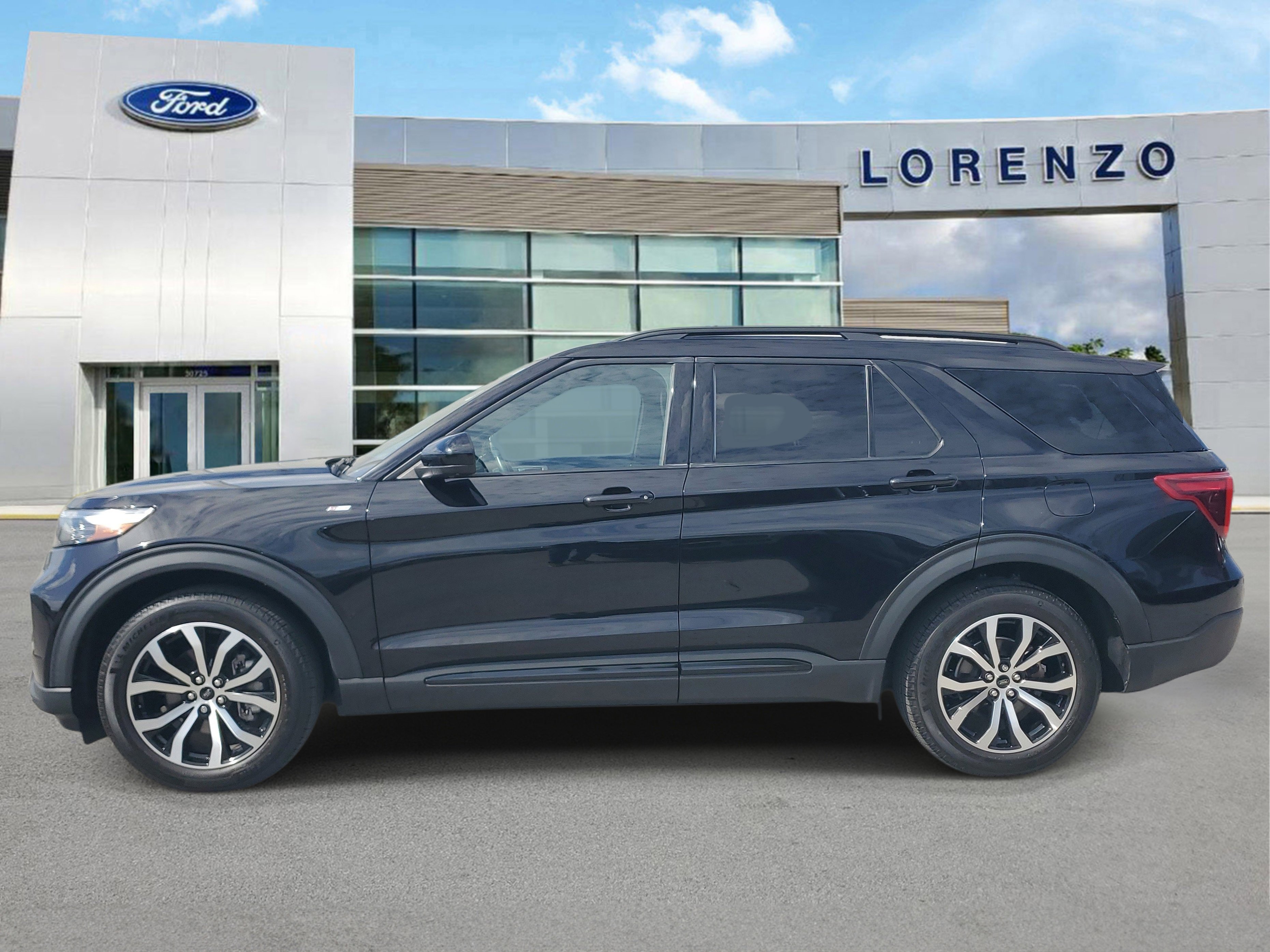 Certified 2023 Ford Explorer ST-Line w/ Class IV Trailer Tow Package RWD image 8