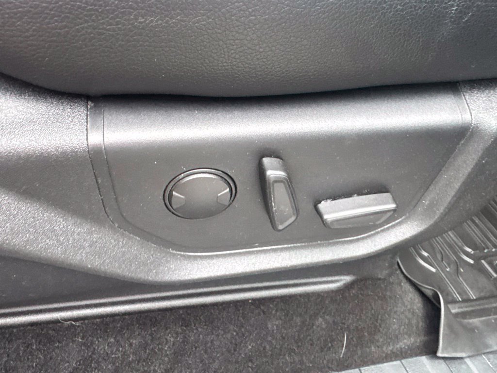 Used 2020 Ford F150 Lariat w/ Equipment Group 502A Luxury AWD/4WD image 39