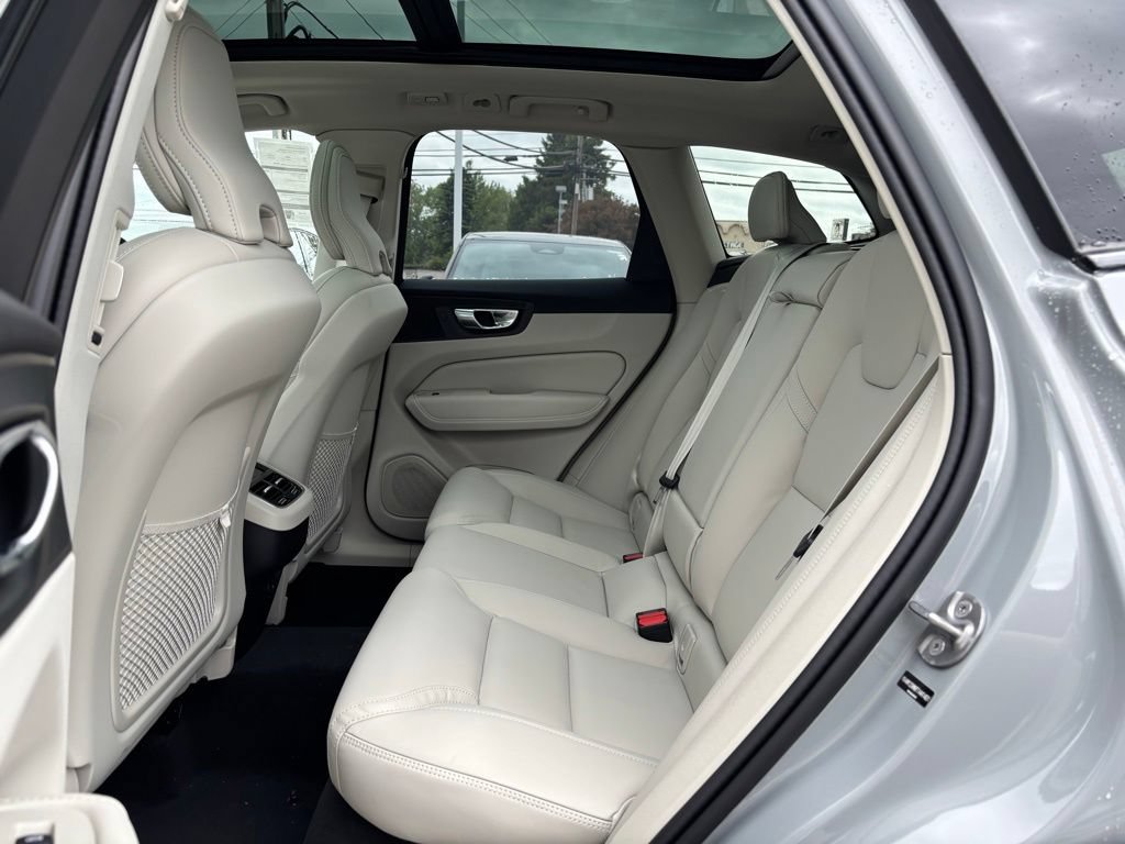 New 2026 Volvo XC60 B5 Ultra w/ Climate Package AWD/4WD image 16