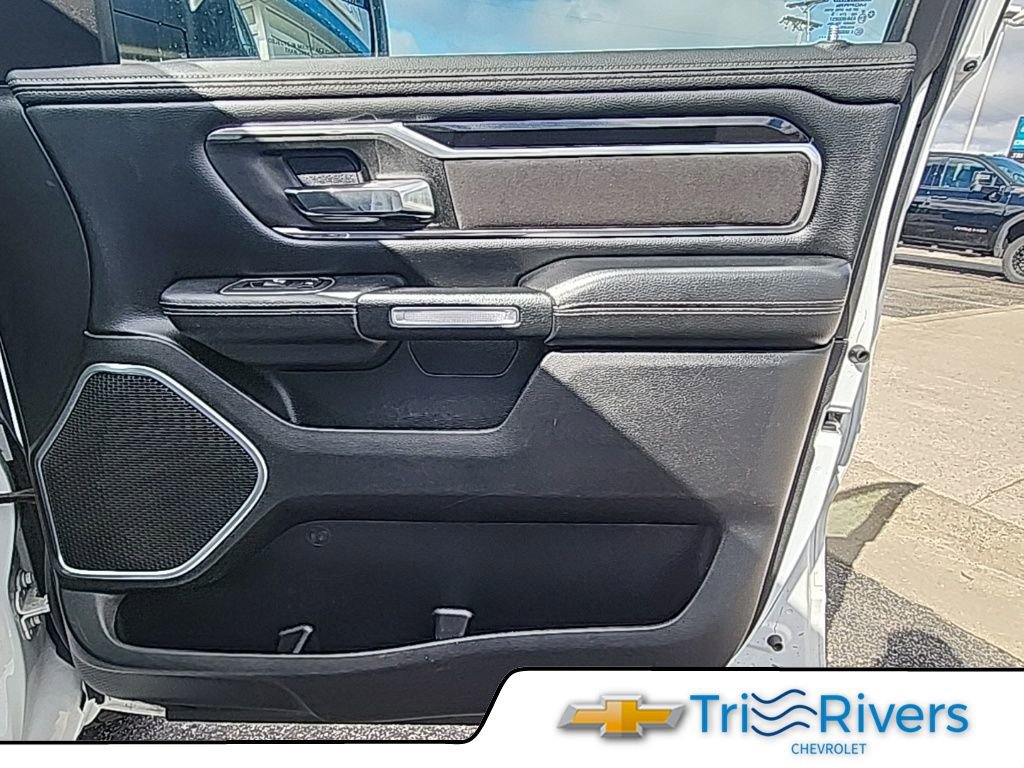 Used 2021 RAM 1500 Laramie w/ Sport Appearance Package AWD/4WD image 17