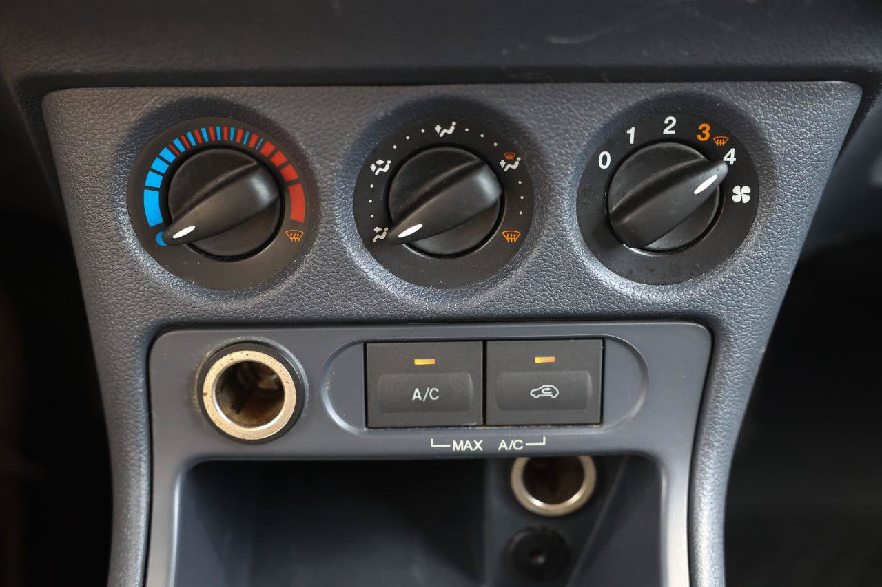 Used 2011 Ford Transit Connect XL FWD image 25