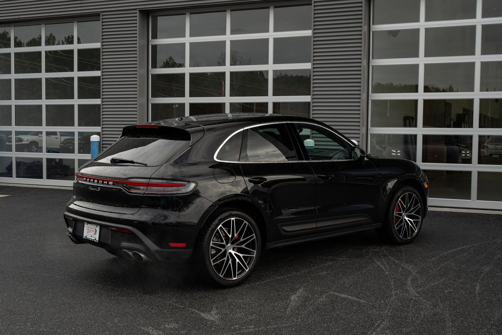 Used 2022 Porsche Macan S w/ Premium Package Plus image 22