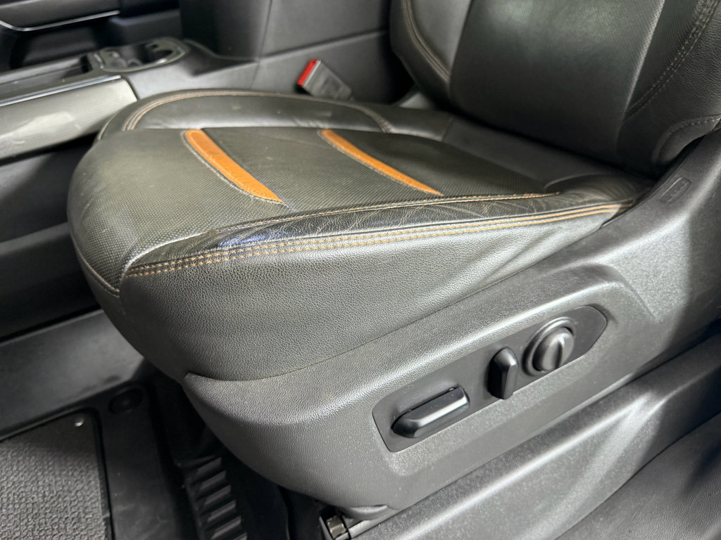 Used 2021 GMC Sierra 3500 AT4 w/ Gooseneck/5TH Wheel Package image 18