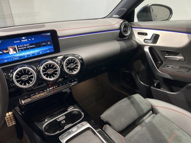 Used 2025 Mercedes-Benz CLA 250 4MATIC image 18