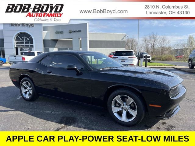 Used 2022 Dodge Challenger SXT RWD image 1