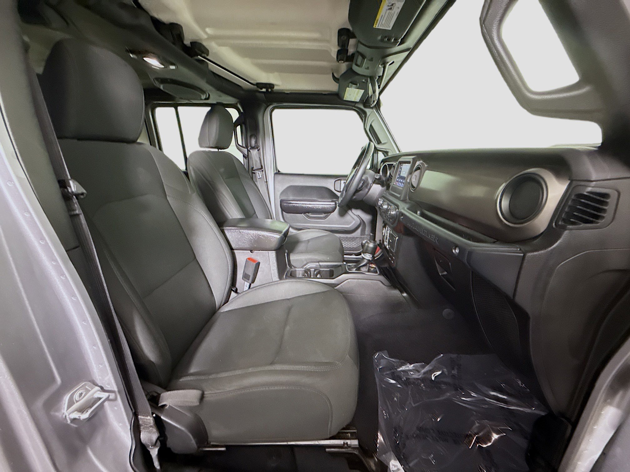 Used 2018 Jeep Wrangler Unlimited Sport S image 29