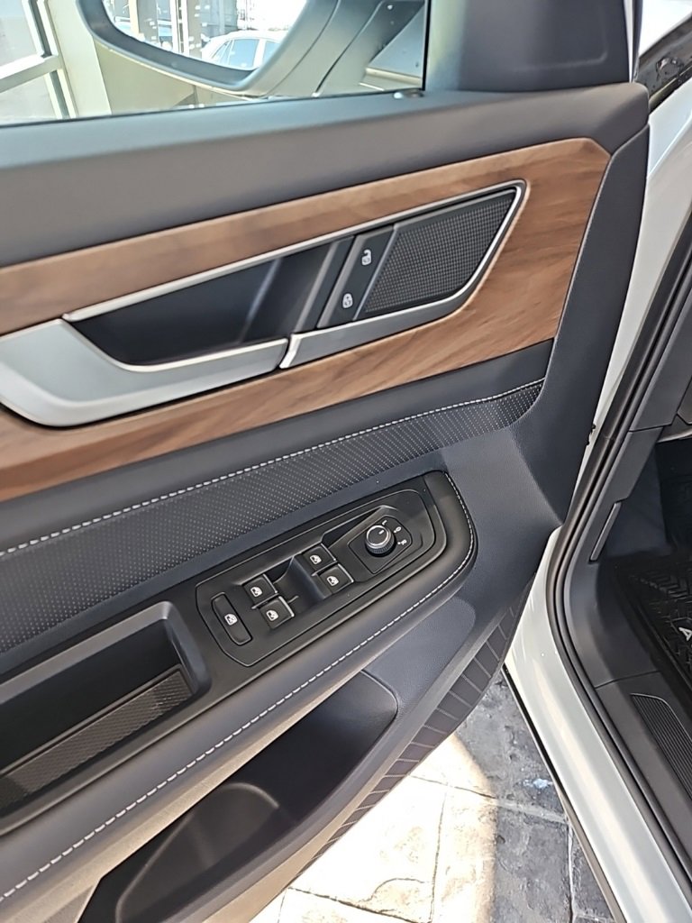 New 2026 Volkswagen Atlas SE image 26