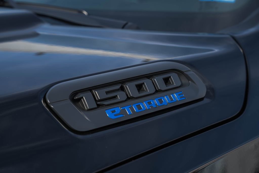 New 2026 RAM 1500 4x4 Crew Cab image 17