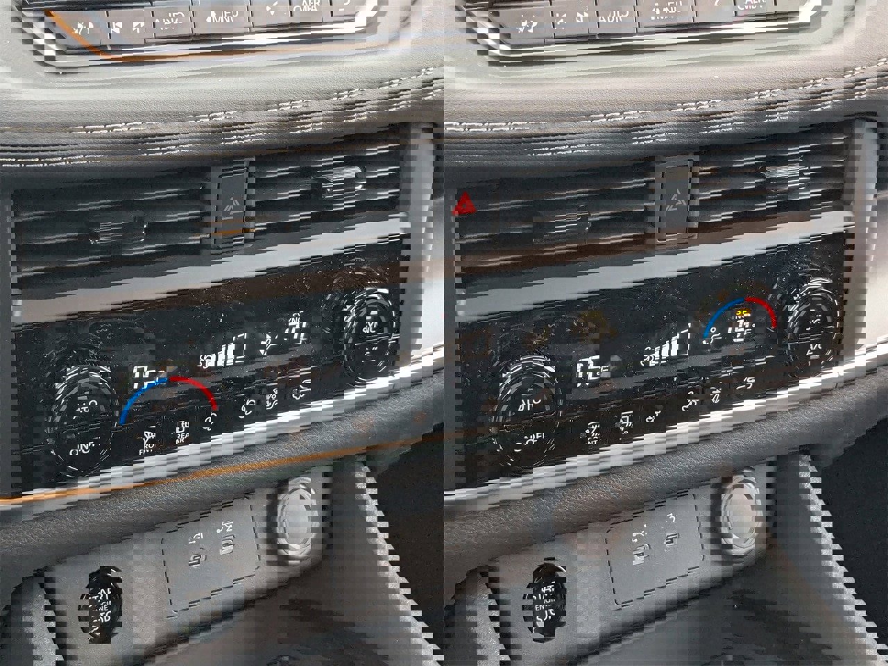 New 2026 Nissan Rogue SV image 18