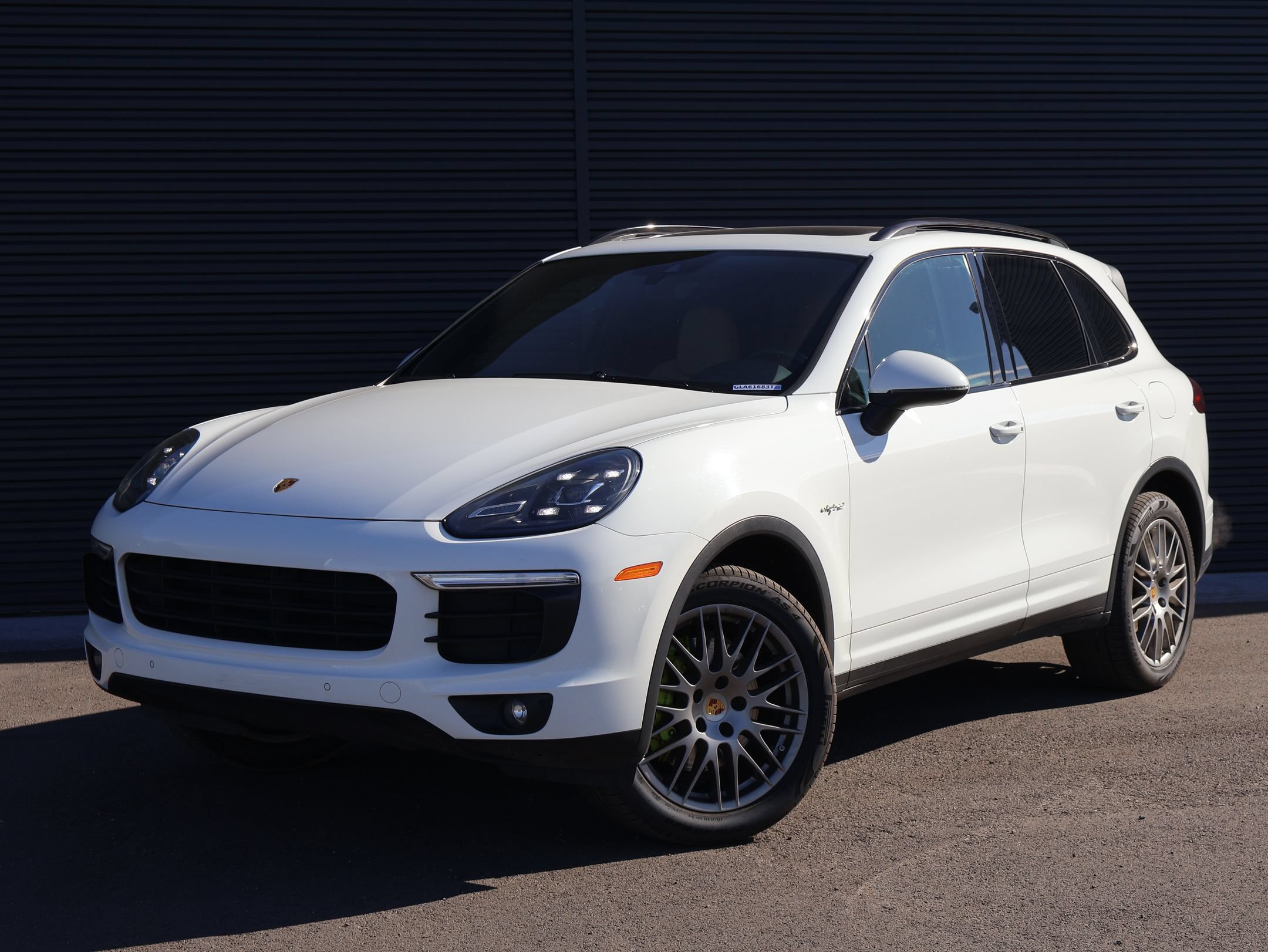 Used 2016 Porsche Cayenne S AWD/4WD image 1
