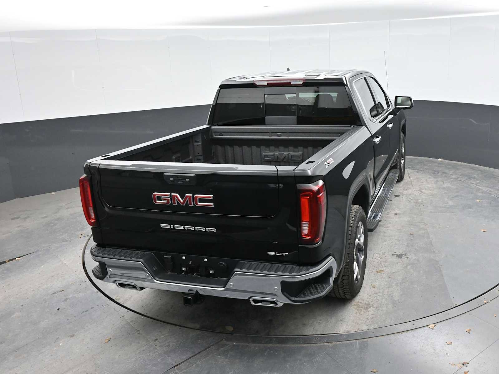 New 2026 GMC Sierra 1500 SLT w/ SLT Premium Package image 32