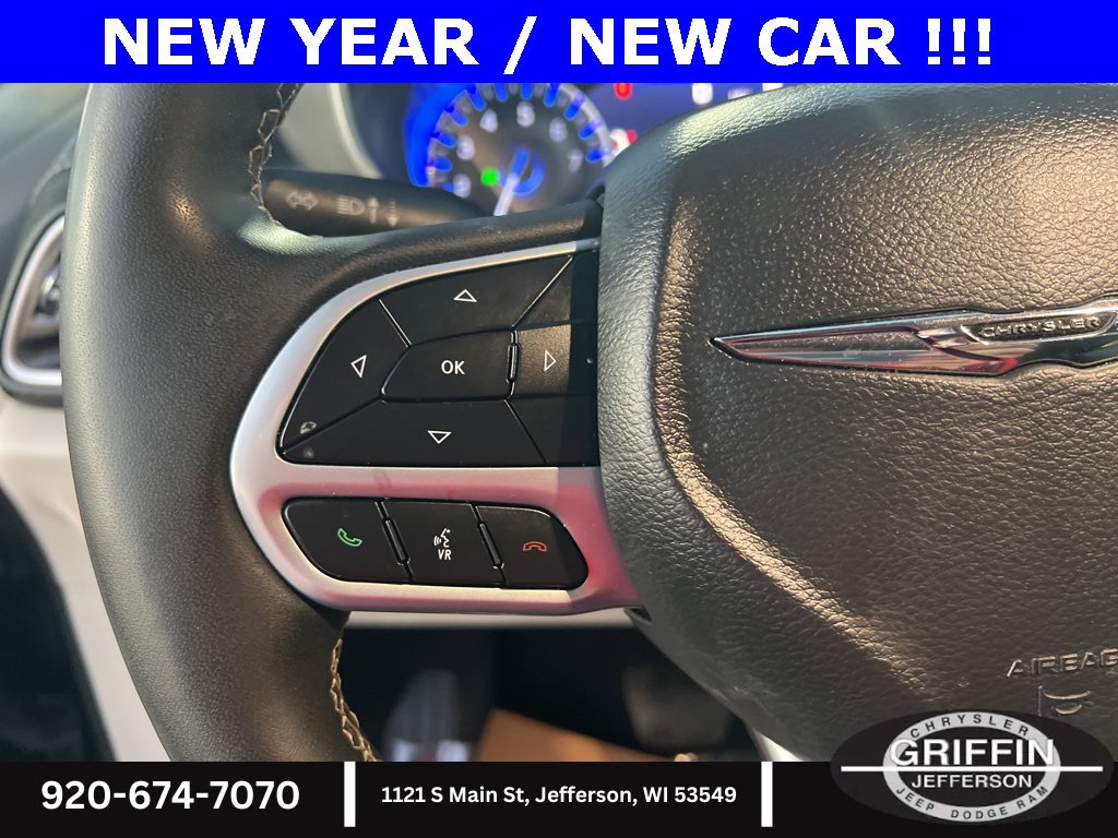 Used 2022 Chrysler Pacifica Touring-L image 22