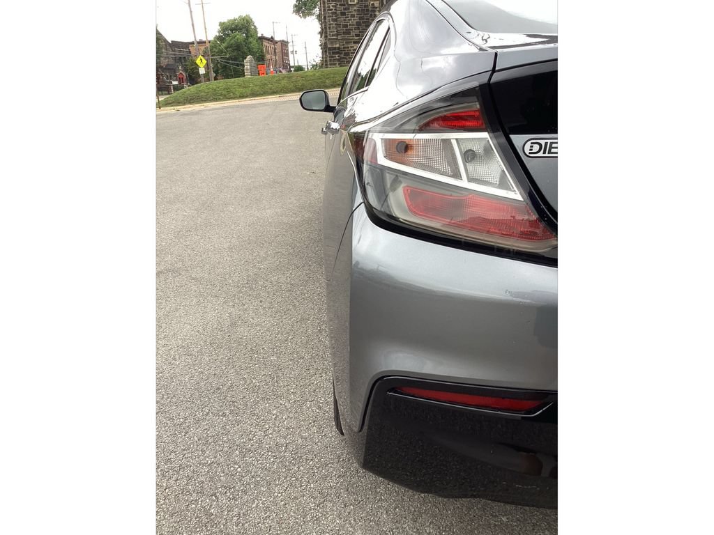Used 2019 Chevrolet Volt LT w/ Comfort Package FWD image 31