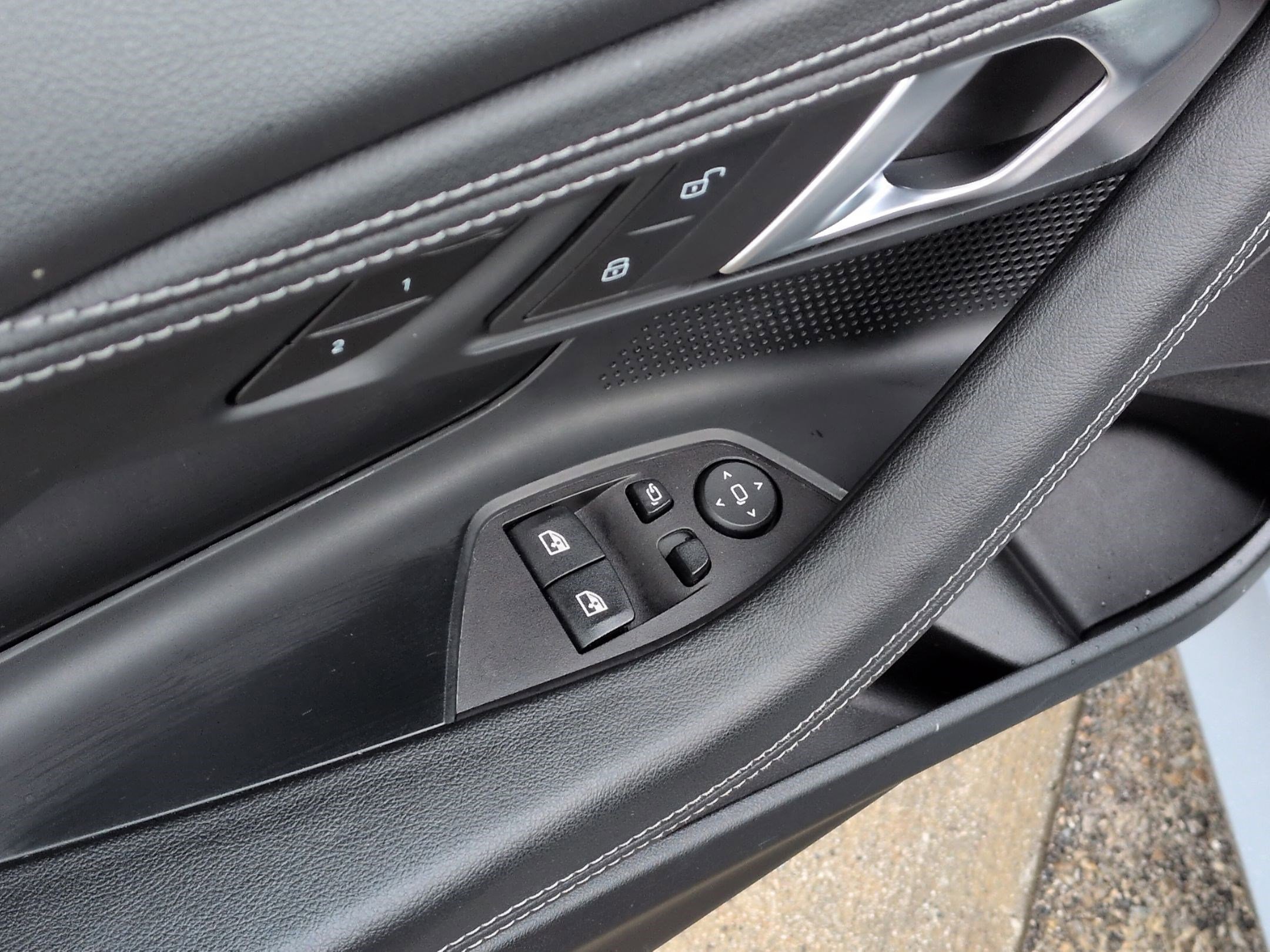 Used 2025 BMW 230i Coupe w/ M Sport Package image 15