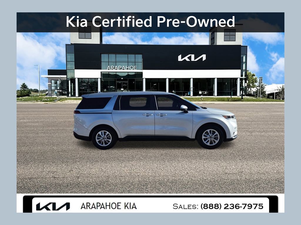Used 2023 Kia Carnival LX image 1
