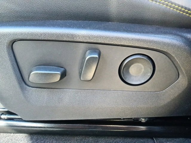 Used 2024 Chevrolet Colorado ZR2 w/ ZR2 Convenience Package III image 16