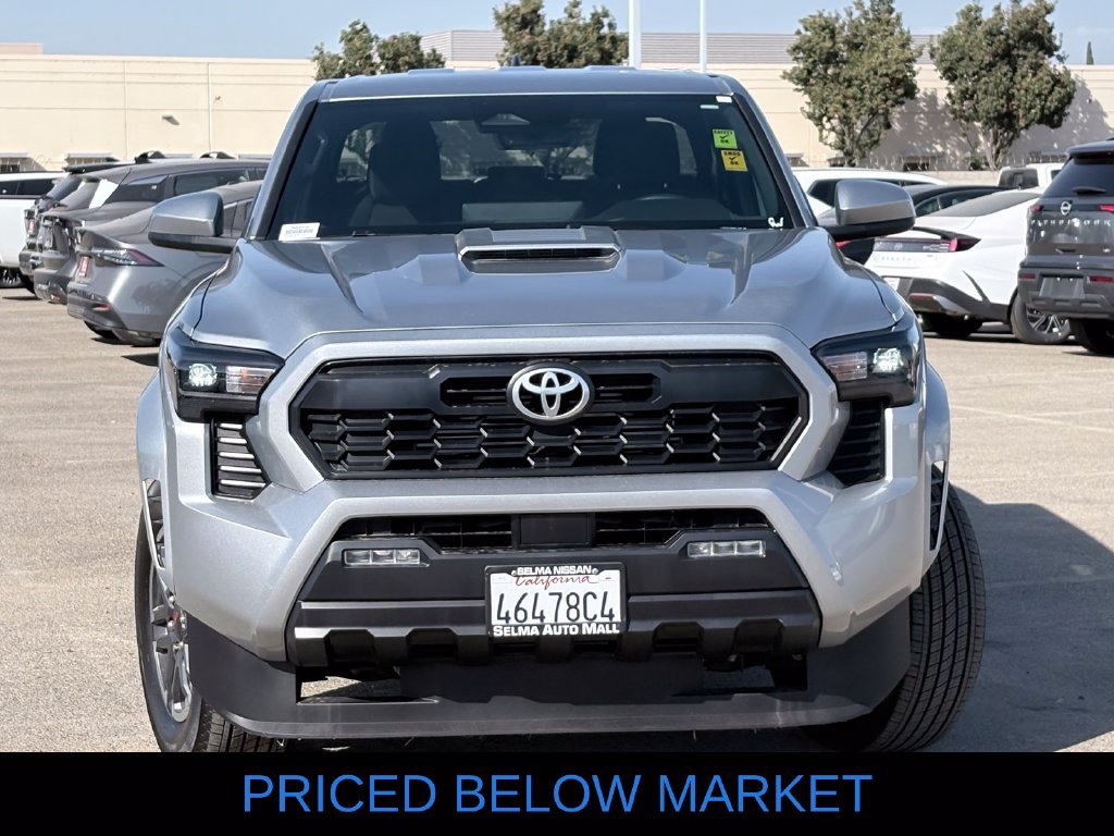 Used 2024 Toyota Tacoma TRD Sport AWD/4WD image 3